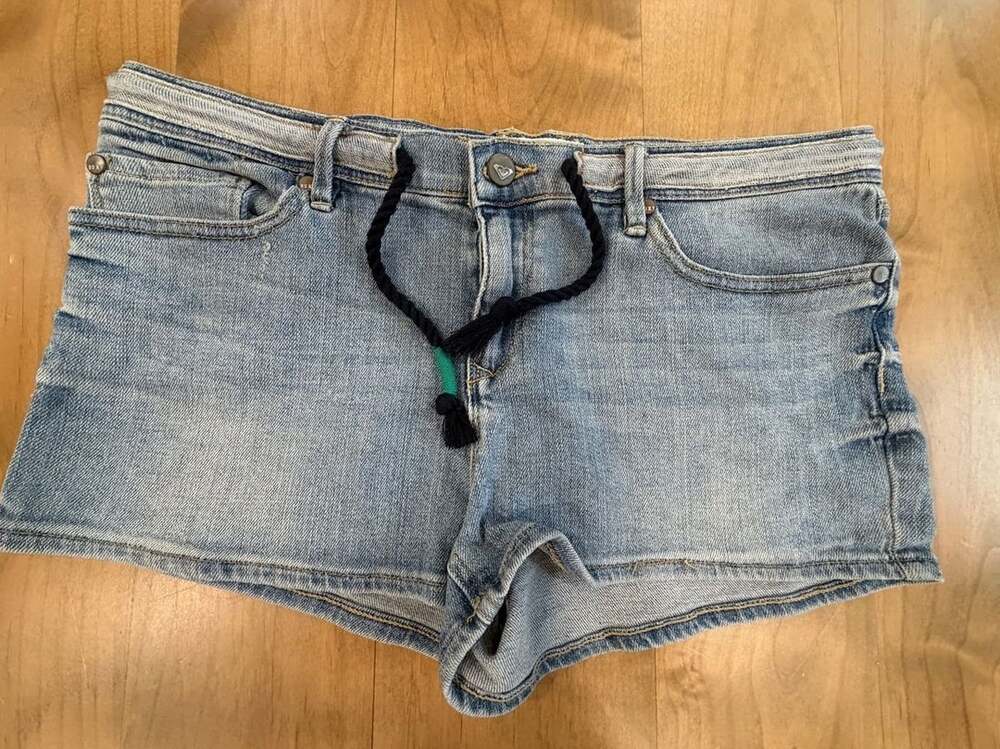Roxy Denim Shorts Size M/30 Blue Low Rise Drawstring